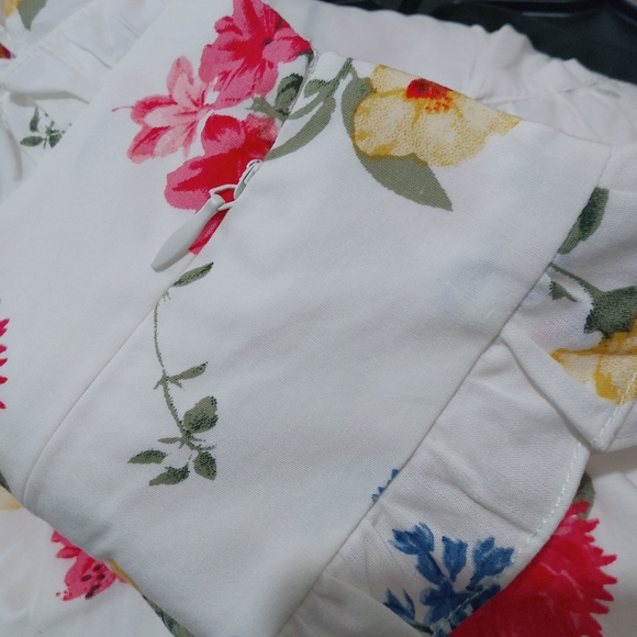 Gal Meets Glam collection
Floral jumpsuit NWT - Picture 8 of 14